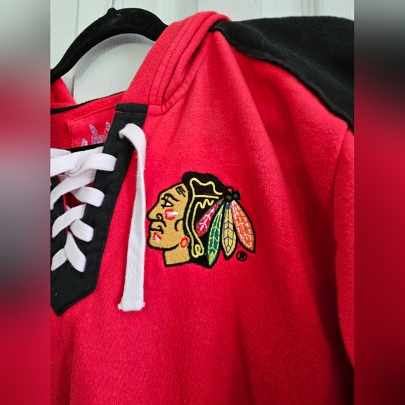 Chicago Blackhawks Hoodie - Picture 2 of 4